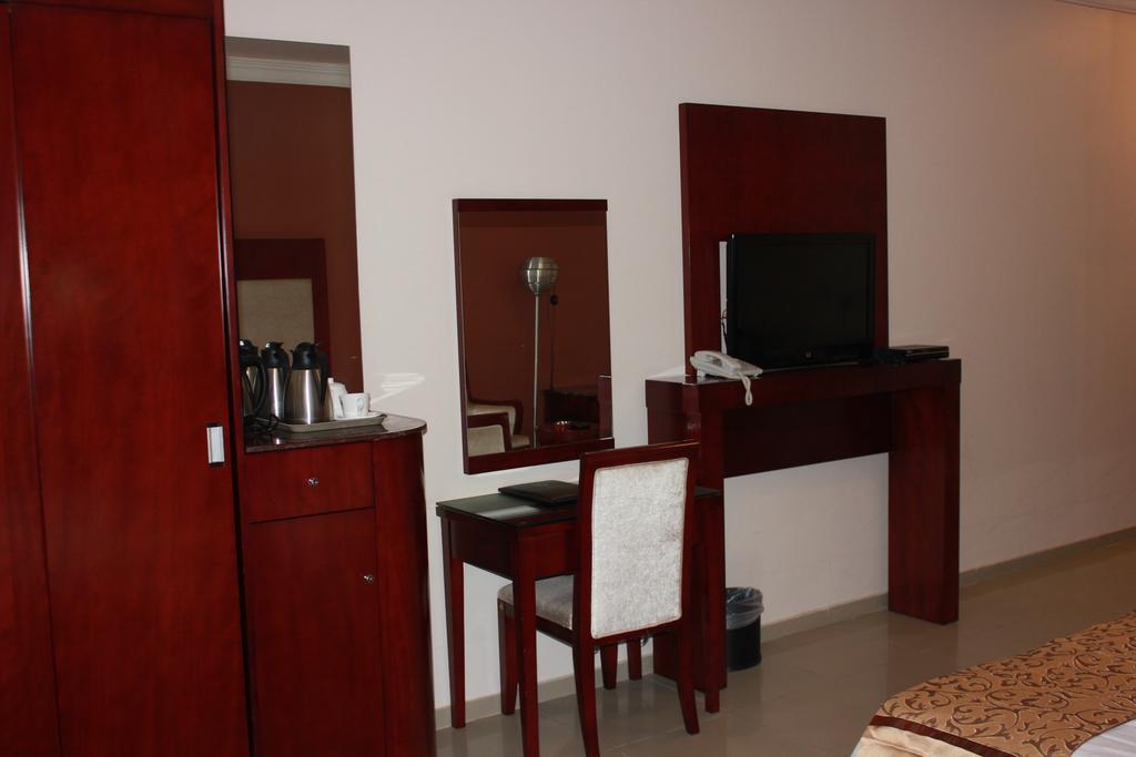Nuzol Tala Hotel Khafji Exterior foto